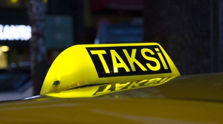 İBB, Taksim’den 1 km’lik yol için 200 TL isteyen taksicinin belgesini askıya aldı